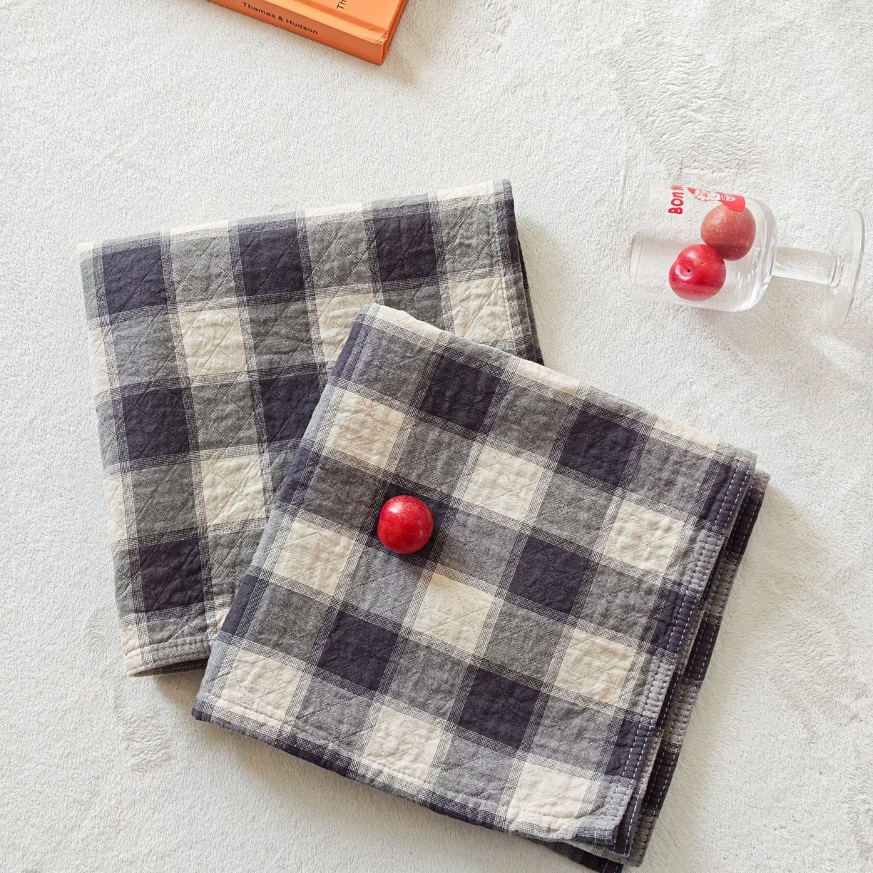 91家纺网 家纺一手货源 找家纺 沐瑟家纺 2026新款无印风格子款枕巾 华夫生活-深灰