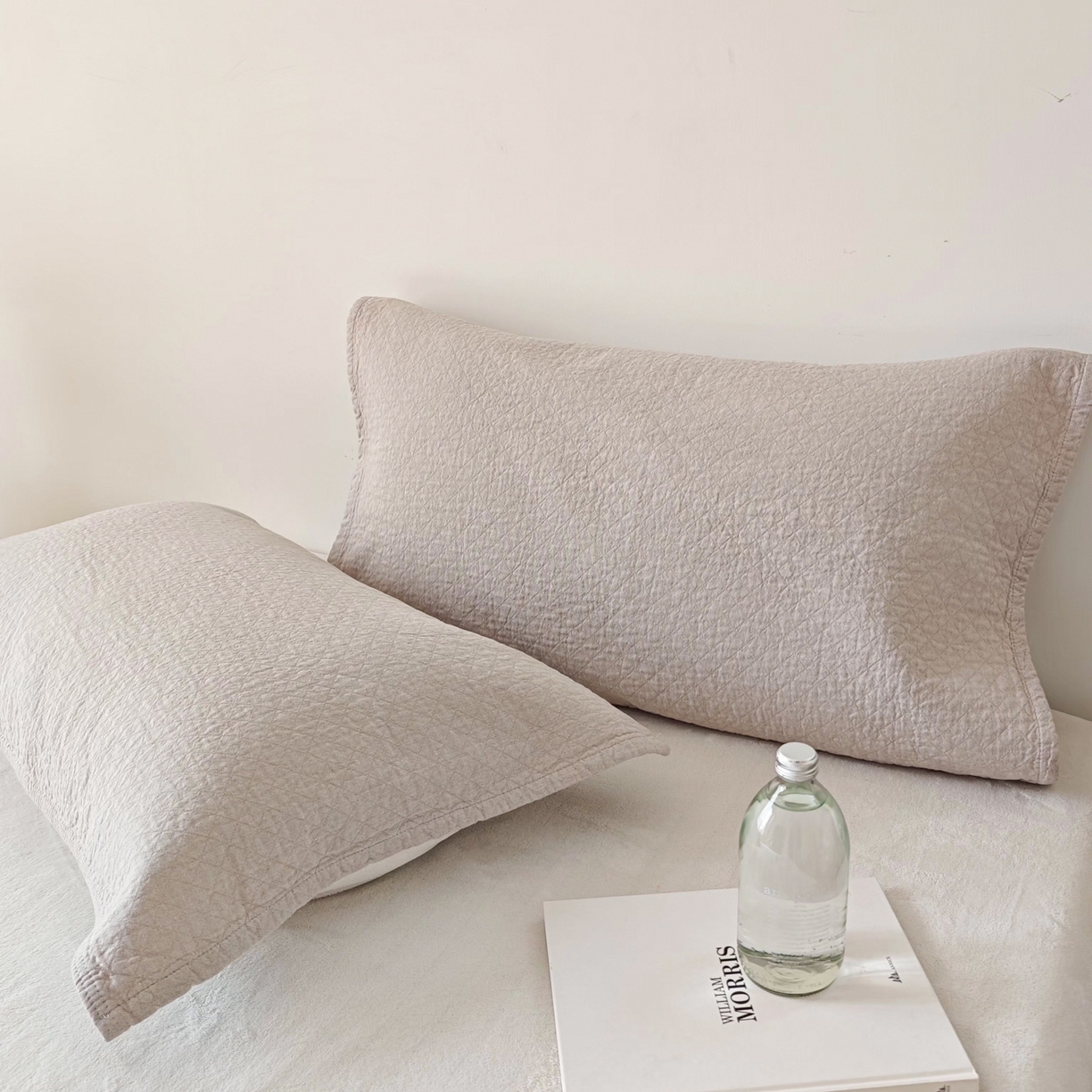 91家纺网 家纺一手货源 找家纺 沐瑟家纺 2026新款无印风格子款枕巾 素格-浅咖