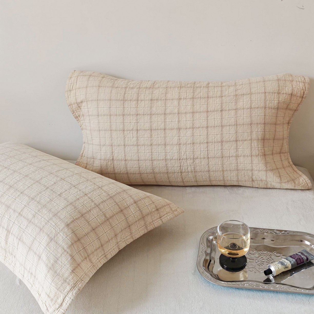 91家纺网 家纺一手货源 找家纺 沐瑟家纺 2026新款无印风格子款枕巾 芸柚-米白