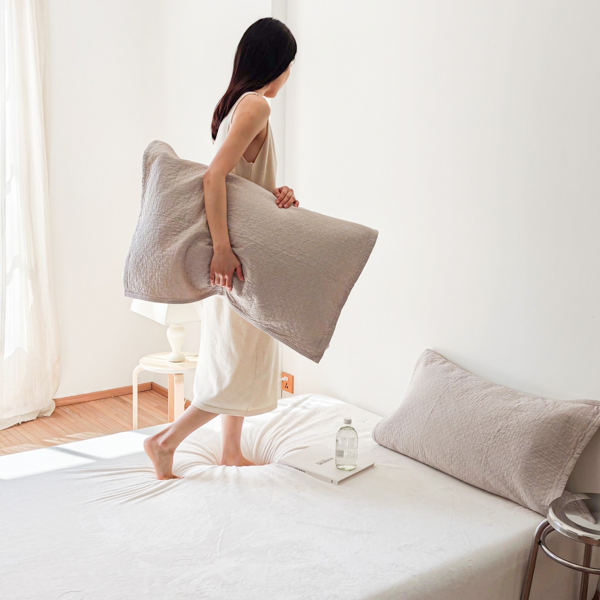 91家纺网 家纺一手货源 找家纺 沐瑟家纺 2026新款无印风格子款枕巾 米格-浅咖