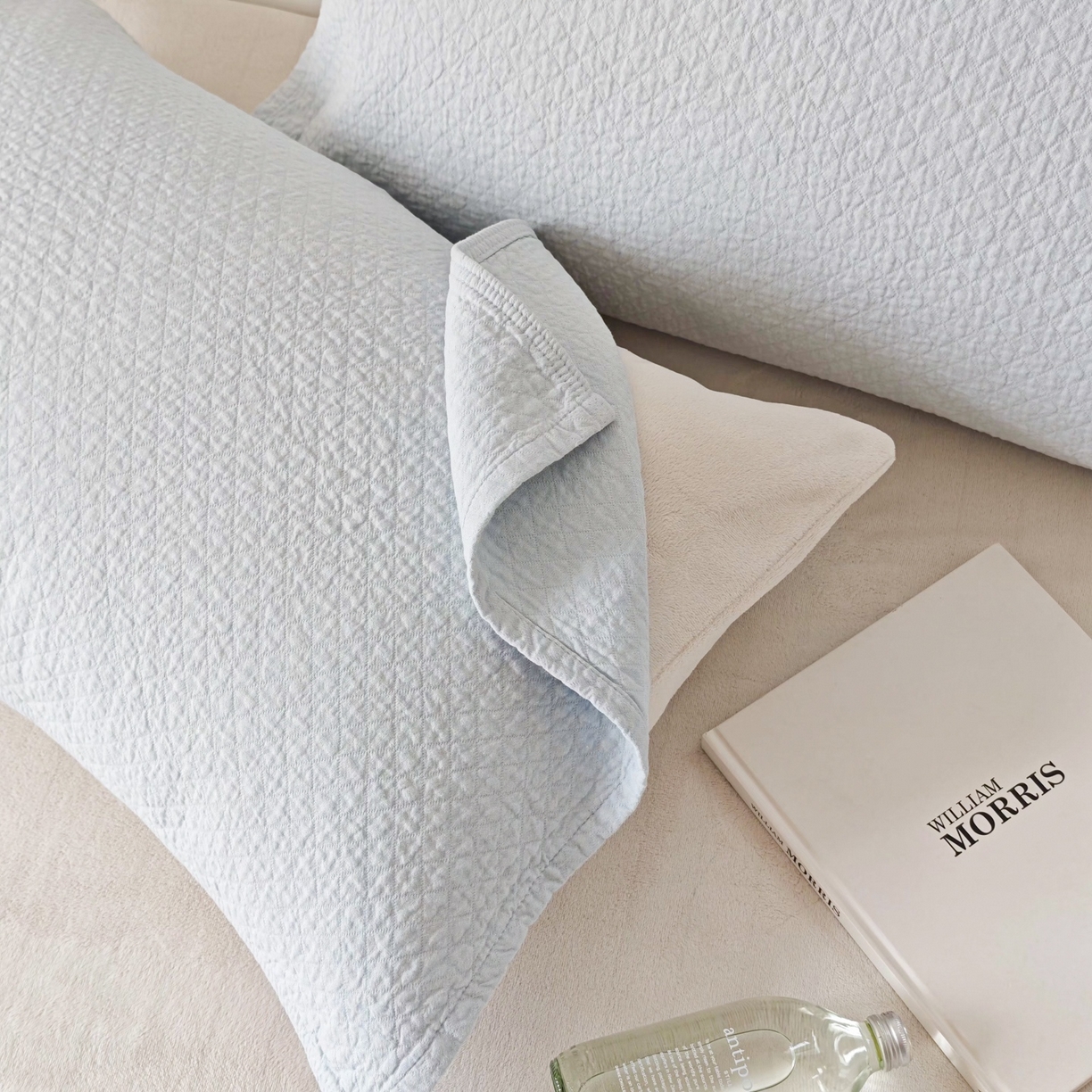 91家纺网 家纺一手货源 找家纺 沐瑟家纺 2026新款无印风格子款枕巾 素格-浅蓝