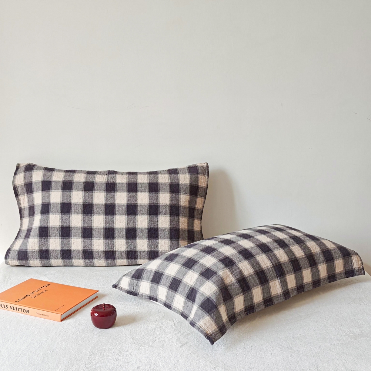 91家纺网 家纺一手货源 找家纺 沐瑟家纺 2026新款无印风格子款枕巾 华夫生活-深灰