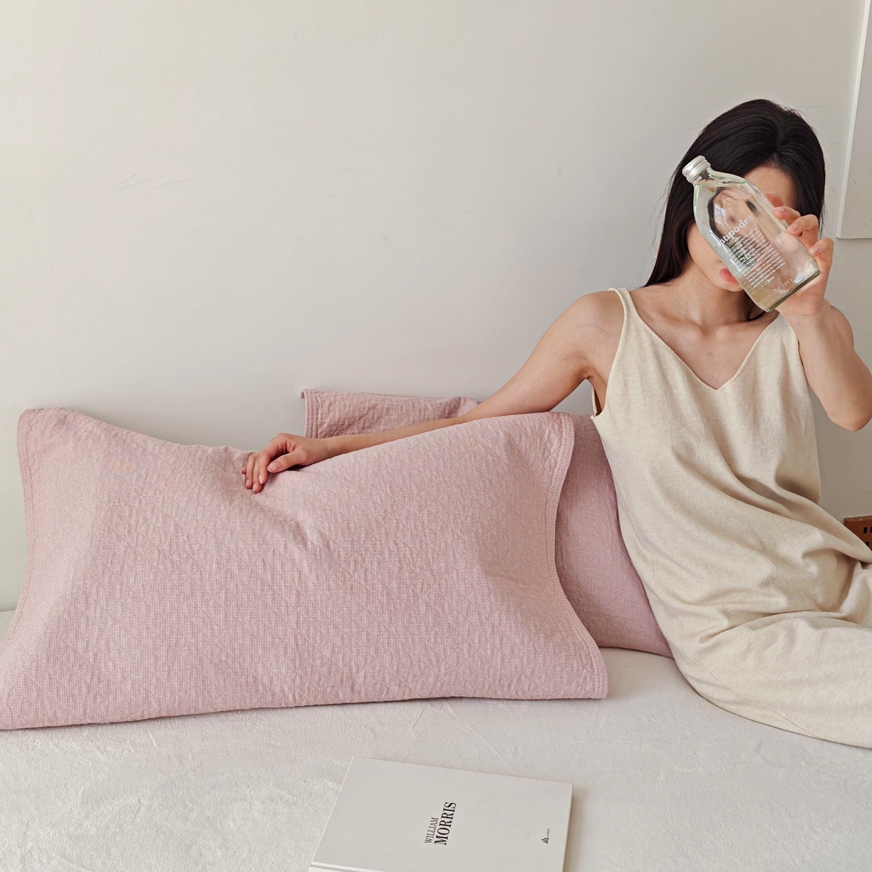 91家纺网 家纺一手货源 找家纺 沐瑟家纺 2026新款无印风格子款枕巾 米格-粉色