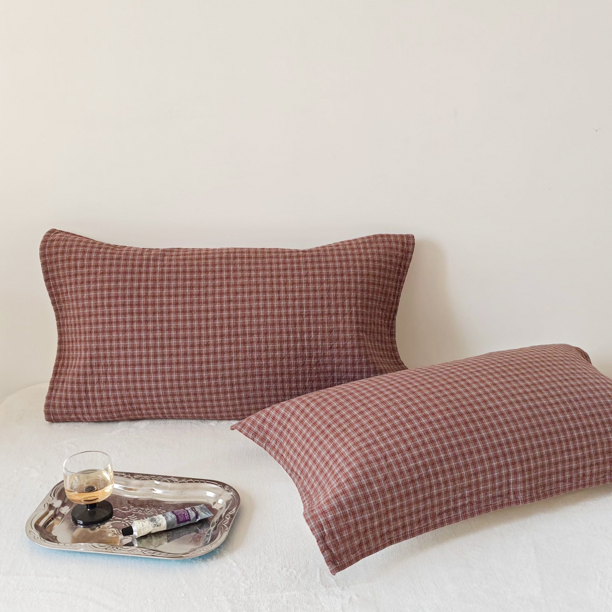 91家纺网 家纺一手货源 找家纺 沐瑟家纺 2026新款无印风格子款枕巾 芸榕-咖色