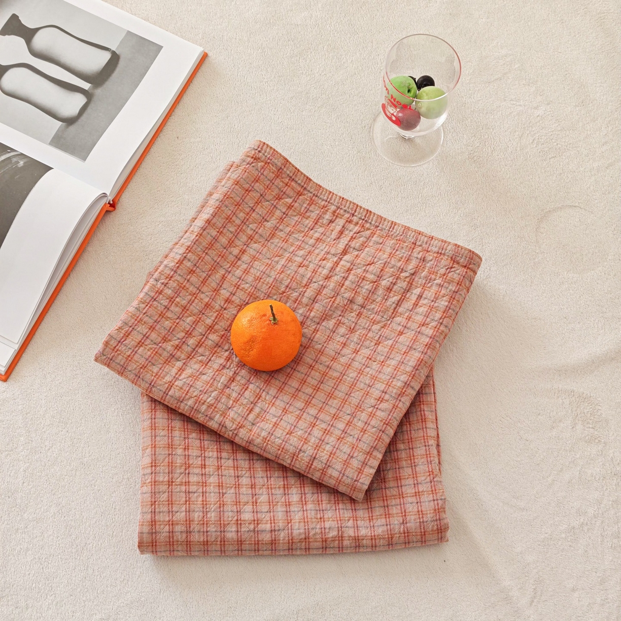 91家纺网 家纺一手货源 找家纺 沐瑟家纺 2026新款无印风格子款枕巾 芸榕-粉色