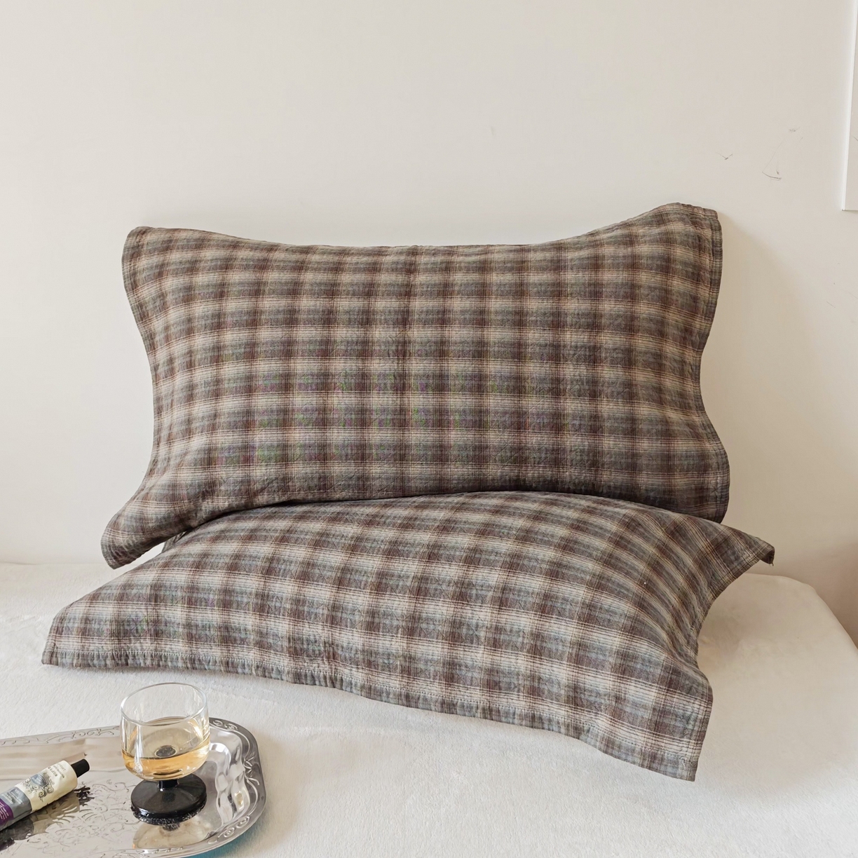 91家纺网 家纺一手货源 找家纺 沐瑟家纺 2026新款无印风格子款枕巾 芸柚-深灰