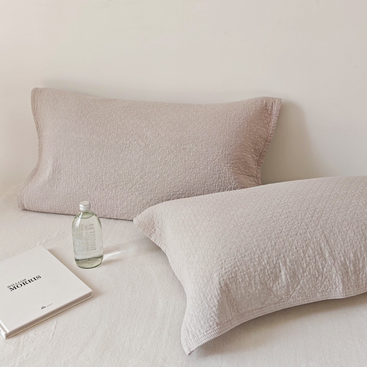 91家纺网 家纺一手货源 找家纺 沐瑟家纺 2026新款无印风格子款枕巾 素格-浅咖