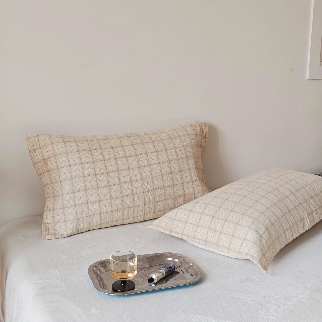 91家纺网 家纺一手货源 找家纺 沐瑟家纺 2026新款无印风格子款枕巾 芸柚-米白