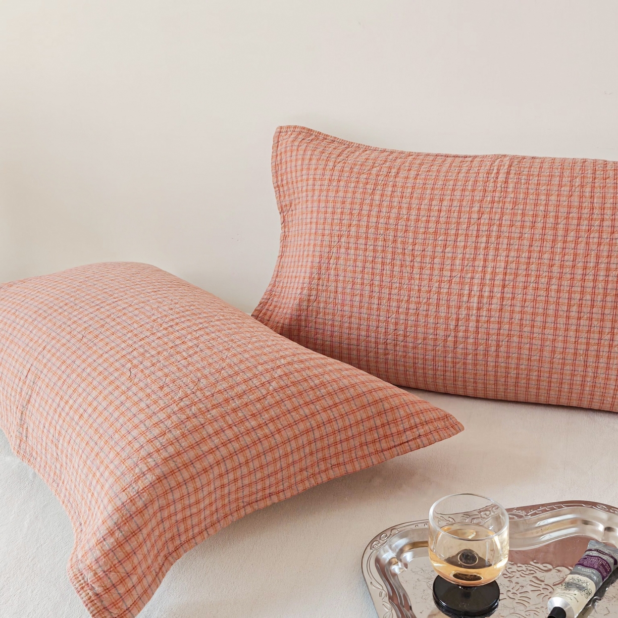 91家纺网 家纺一手货源 找家纺 沐瑟家纺 2026新款无印风格子款枕巾 芸榕-粉色