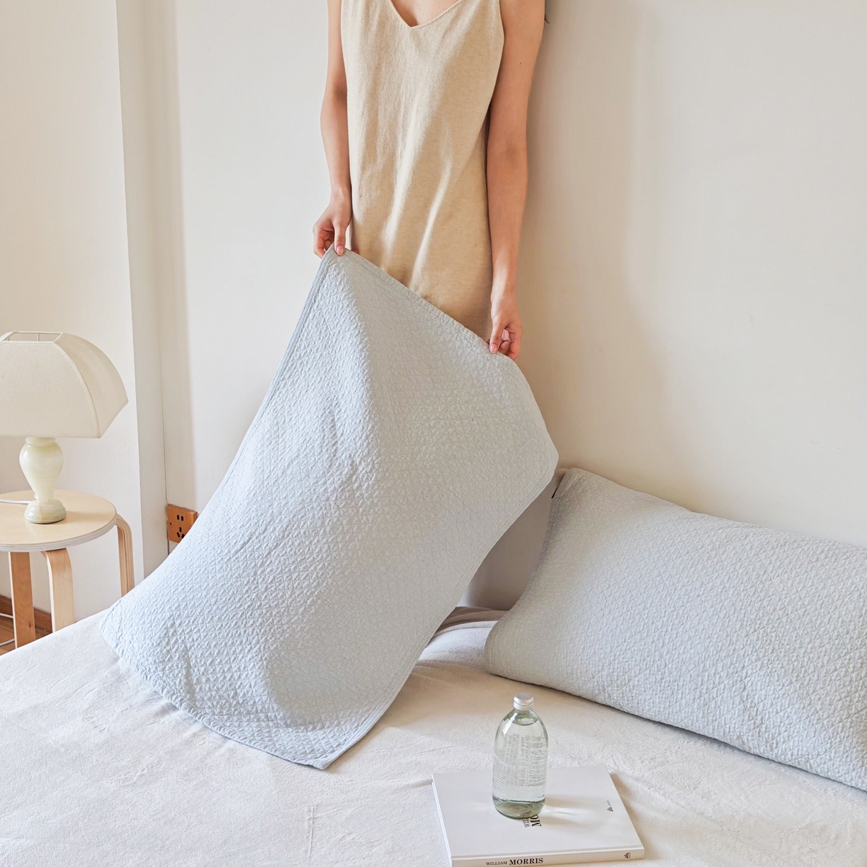 91家纺网 家纺一手货源 找家纺 沐瑟家纺 2026新款无印风格子款枕巾 素格-浅蓝