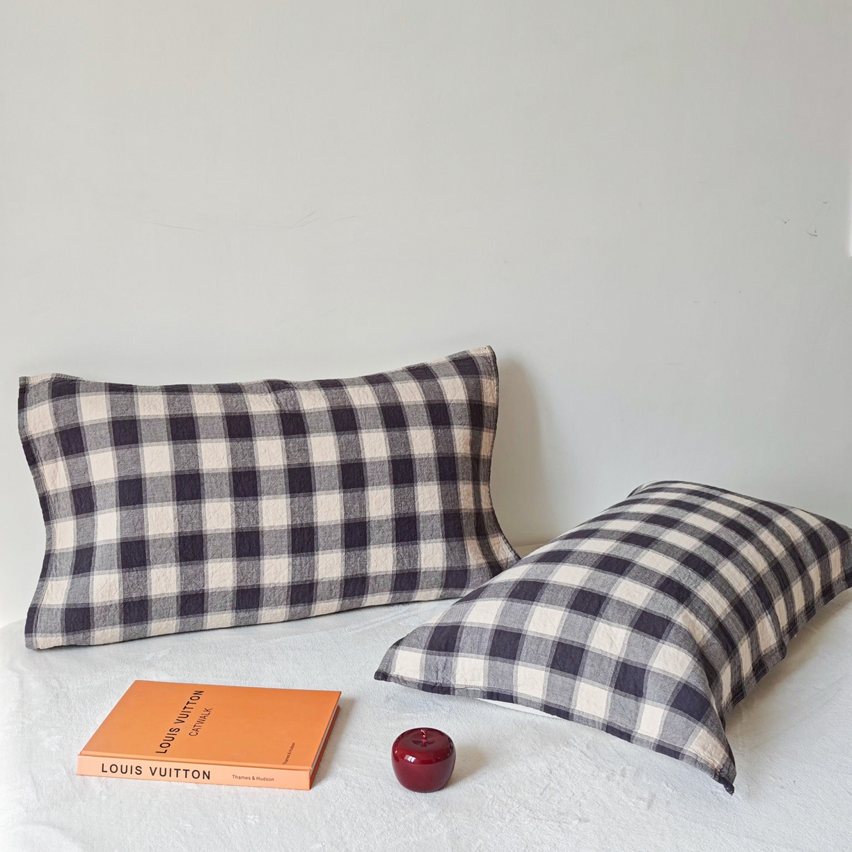 91家纺网 家纺一手货源 找家纺 沐瑟家纺 2026新款无印风格子款枕巾 华夫生活-深灰