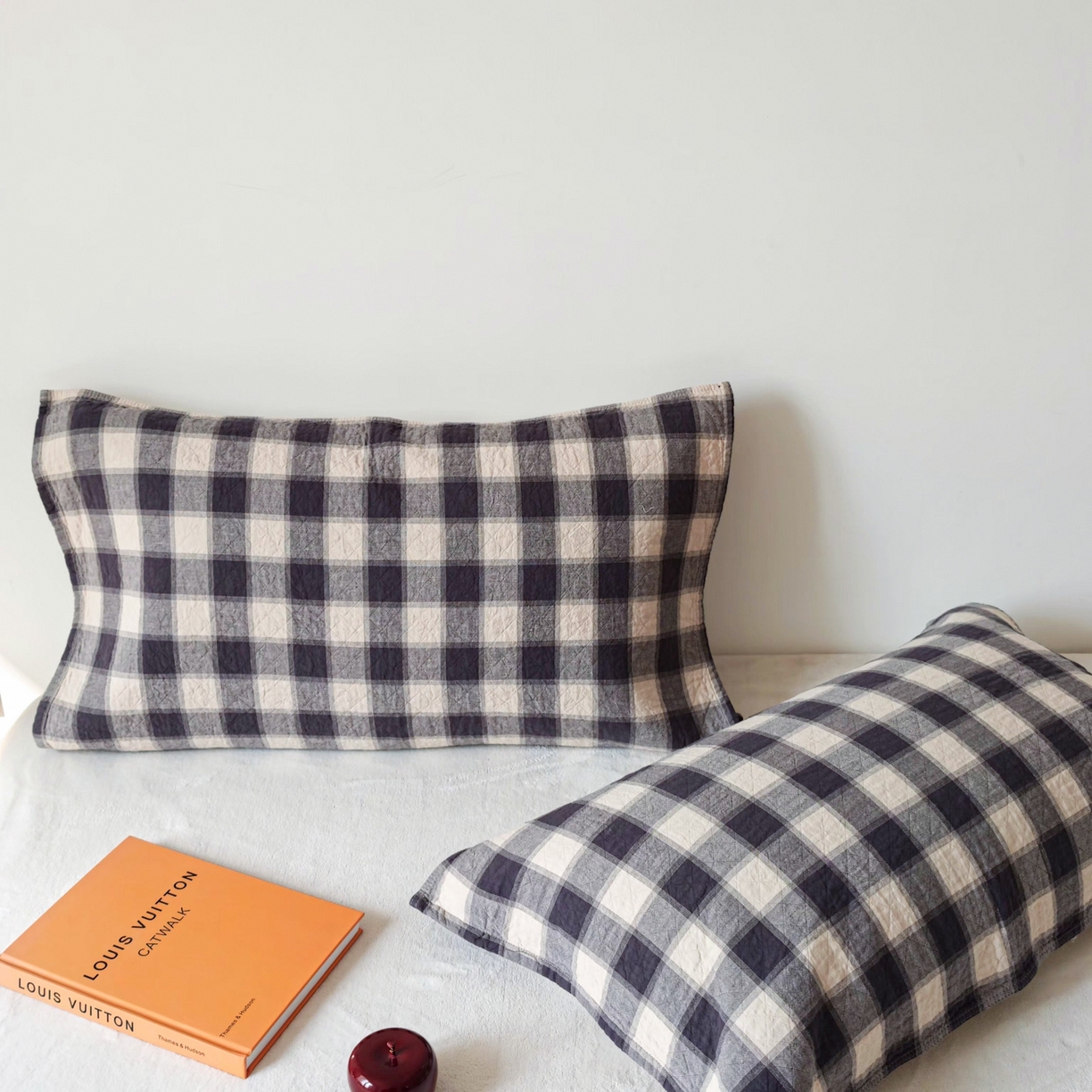 91家纺网 家纺一手货源 找家纺 沐瑟家纺 2026新款无印风格子款枕巾 华夫生活-深灰