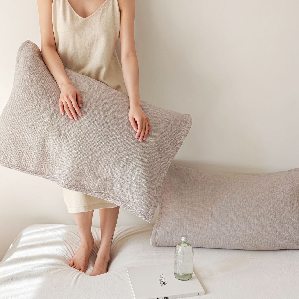 91家纺网 家纺一手货源 找家纺 沐瑟家纺 2026新款无印风格子款枕巾 米格-浅咖