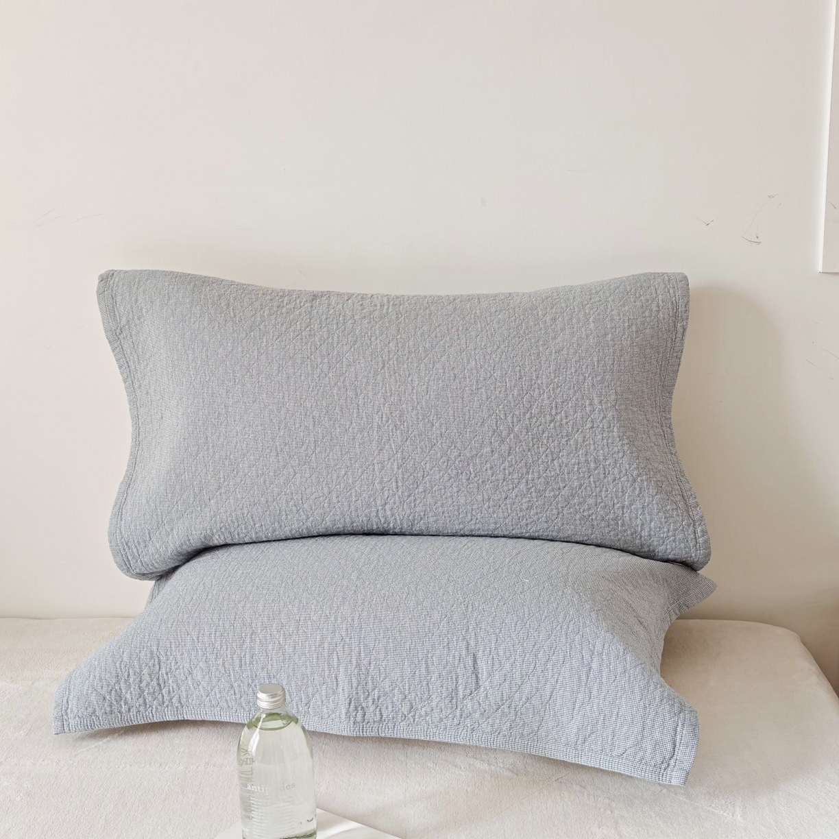 91家纺网 家纺一手货源 找家纺 沐瑟家纺 2026新款无印风格子款枕巾 米格-浅蓝