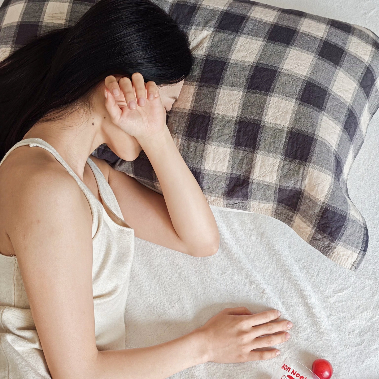 91家纺网 家纺一手货源 找家纺 沐瑟家纺 2026新款无印风格子款枕巾 华夫生活-深灰