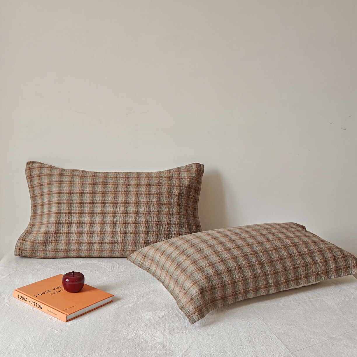 91家纺网 家纺一手货源 找家纺 沐瑟家纺 2026新款无印风格子款枕巾 芸柚-卡其