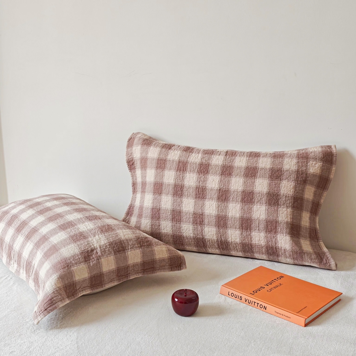 91家纺网 家纺一手货源 找家纺 沐瑟家纺 2026新款无印风格子款枕巾 华夫生活-浅咖