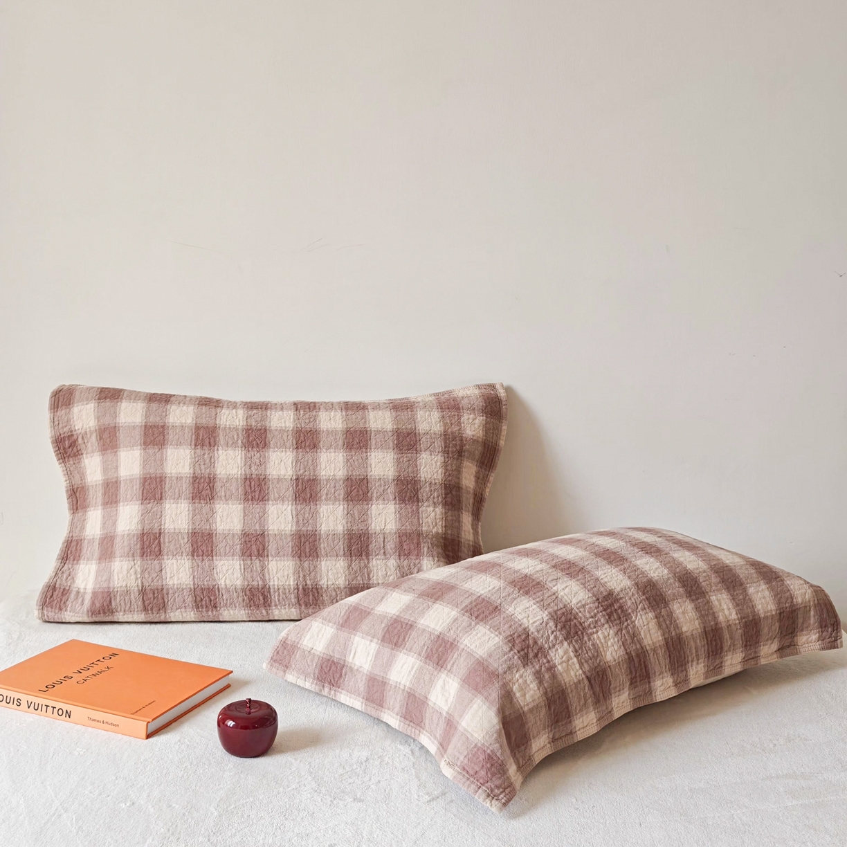 91家纺网 家纺一手货源 找家纺 沐瑟家纺 2026新款无印风格子款枕巾 华夫生活-浅咖