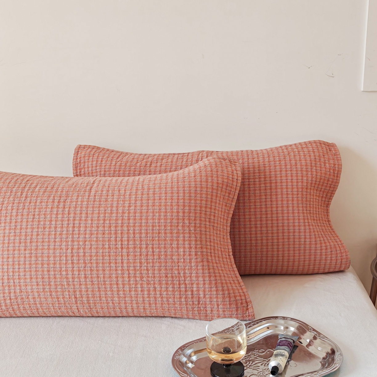 91家纺网 家纺一手货源 找家纺 沐瑟家纺 2026新款无印风格子款枕巾 芸榕-粉色