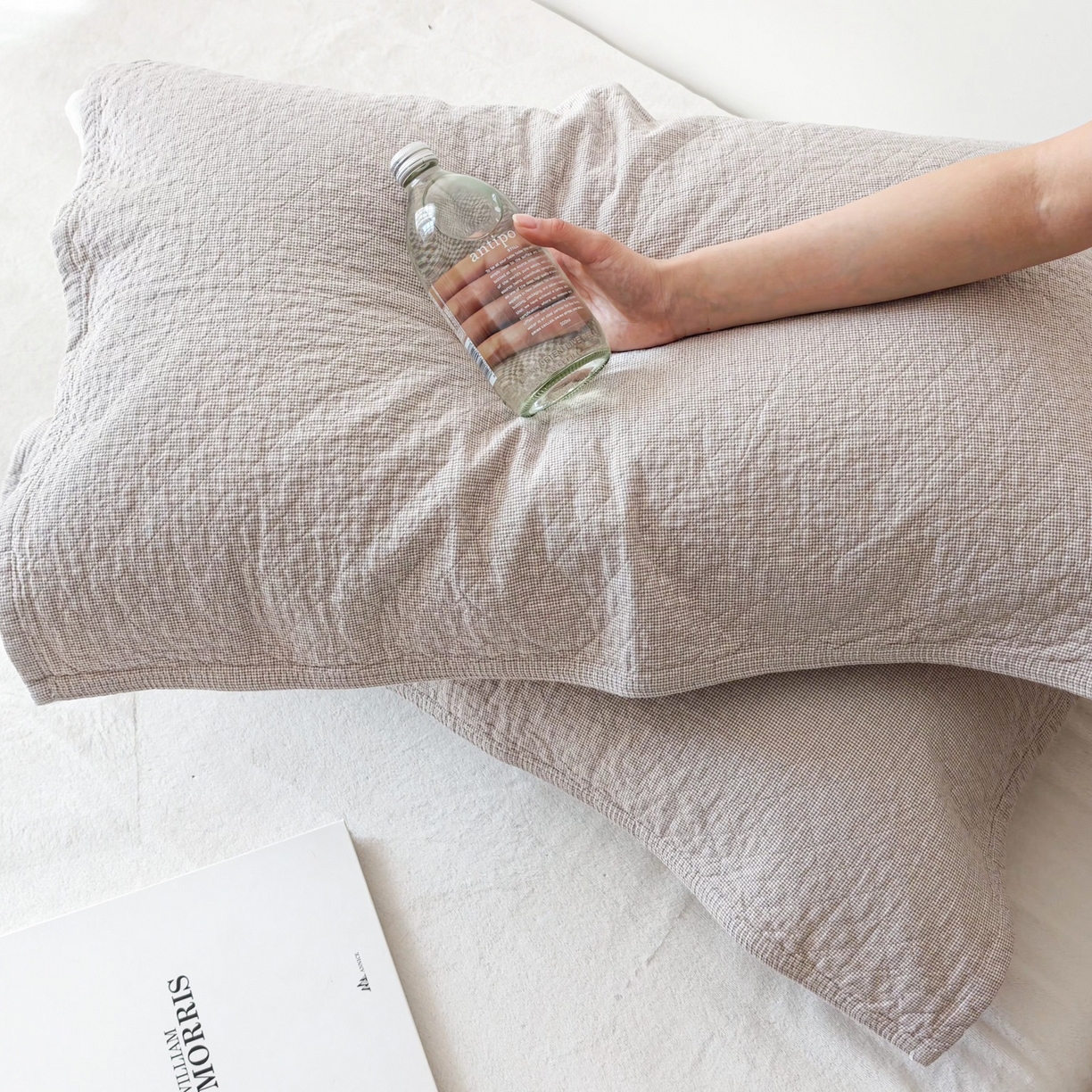 91家纺网 家纺一手货源 找家纺 沐瑟家纺 2026新款无印风格子款枕巾 米格-浅咖