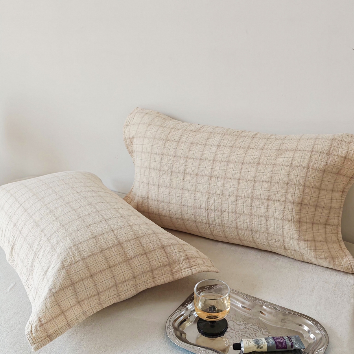 91家纺网 家纺一手货源 找家纺 沐瑟家纺 2026新款无印风格子款枕巾 芸柚-米白