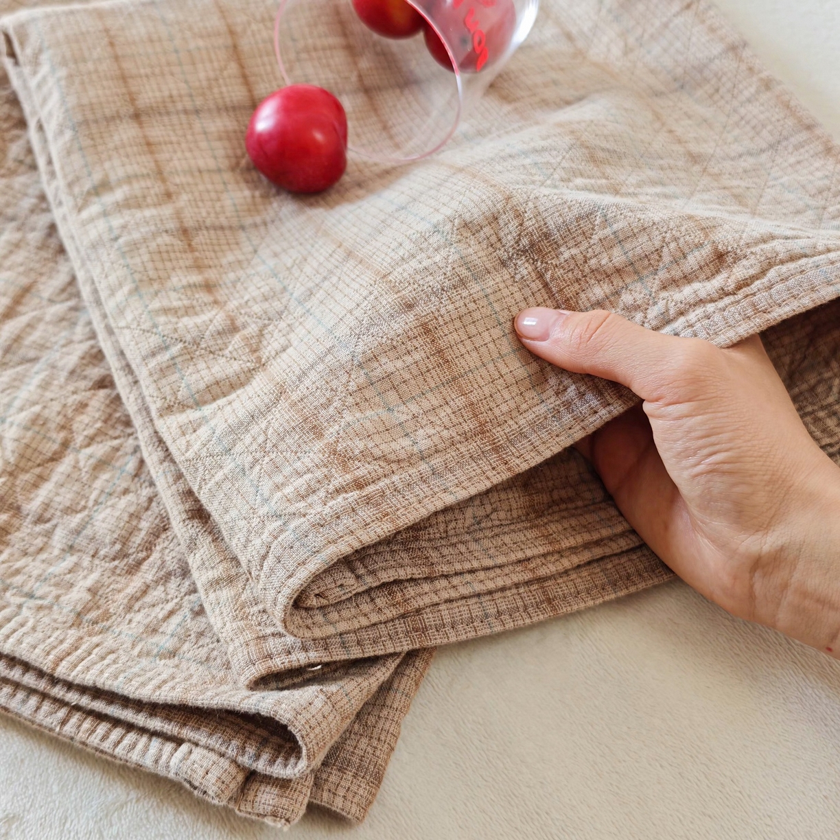 91家纺网 家纺一手货源 找家纺 沐瑟家纺 2026新款无印风格子款枕巾 芸柚-浅咖