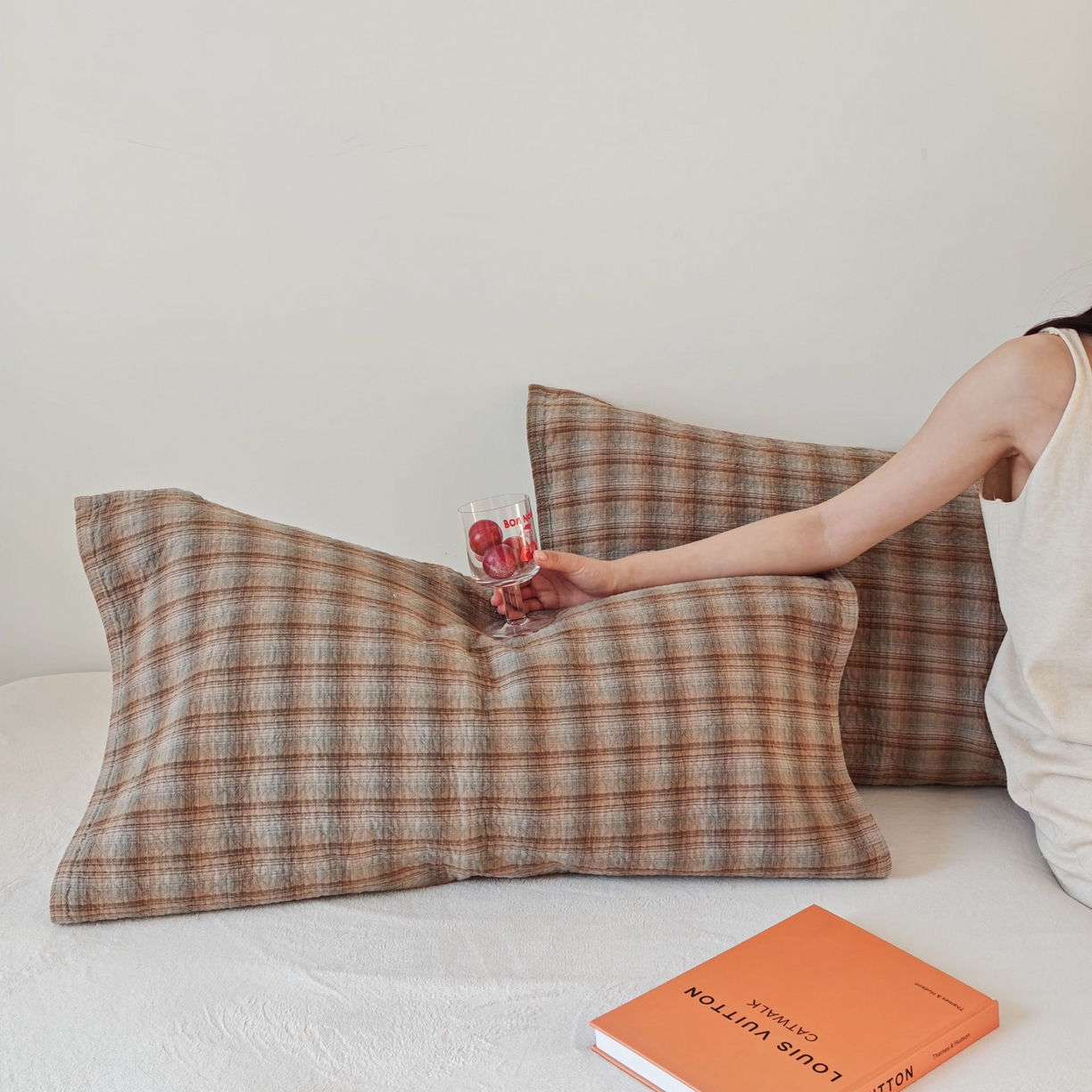 91家纺网 家纺一手货源 找家纺 沐瑟家纺 2026新款无印风格子款枕巾 芸柚-卡其