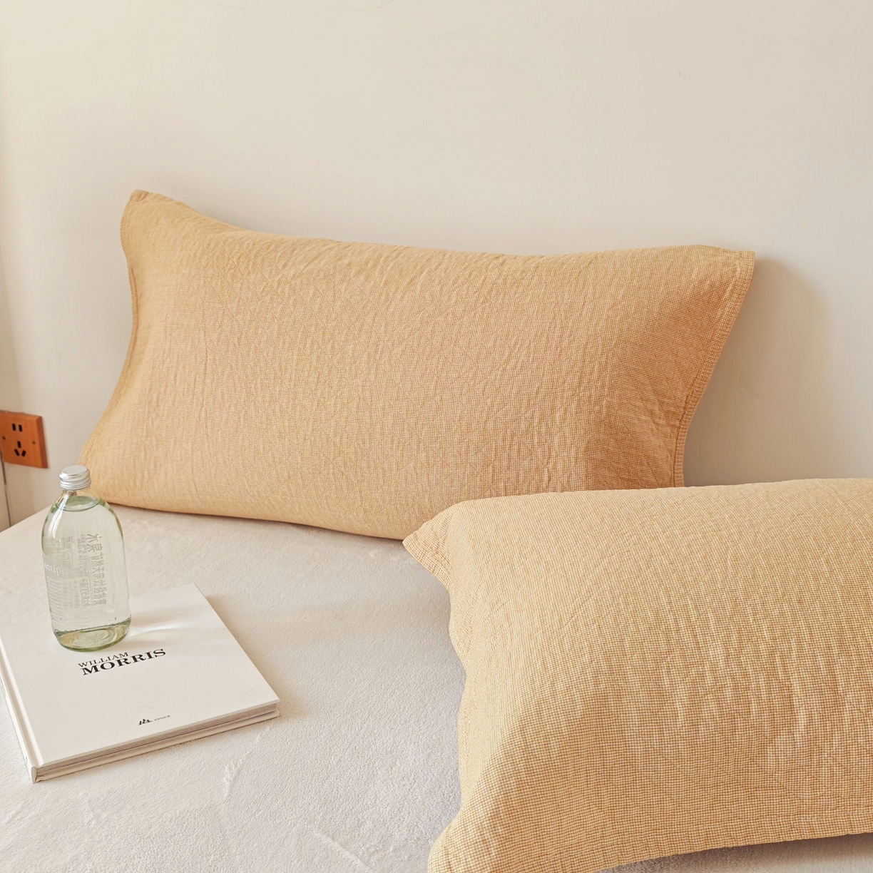 91家纺网 家纺一手货源 找家纺 沐瑟家纺 2026新款无印风格子款枕巾 米格-黄色