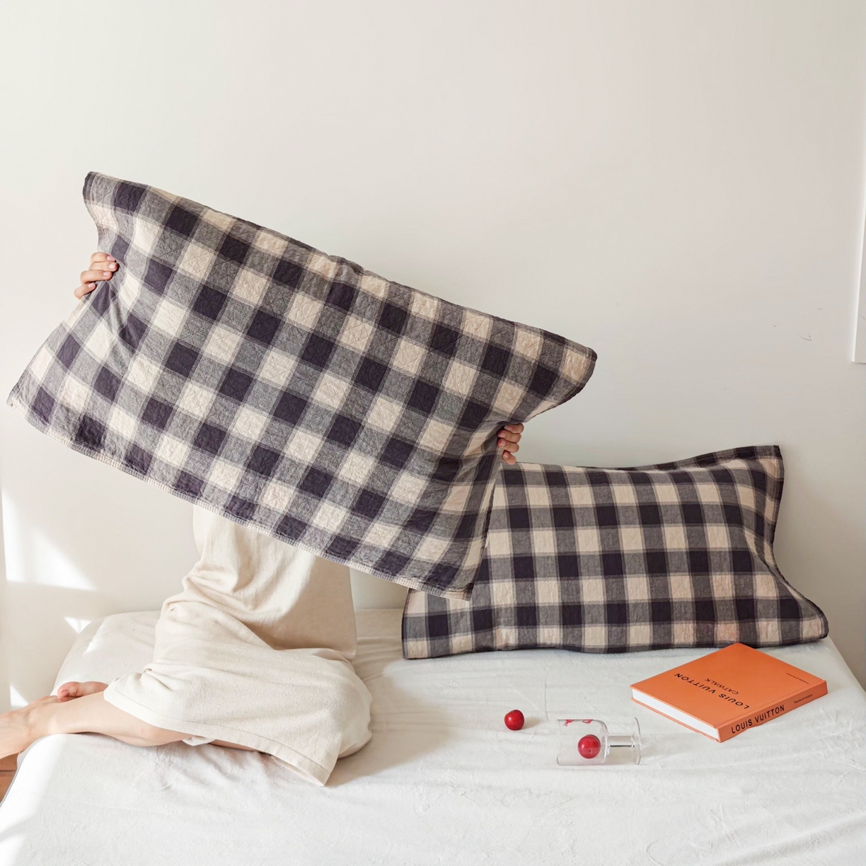 91家纺网 家纺一手货源 找家纺 沐瑟家纺 2026新款无印风格子款枕巾 华夫生活-深灰