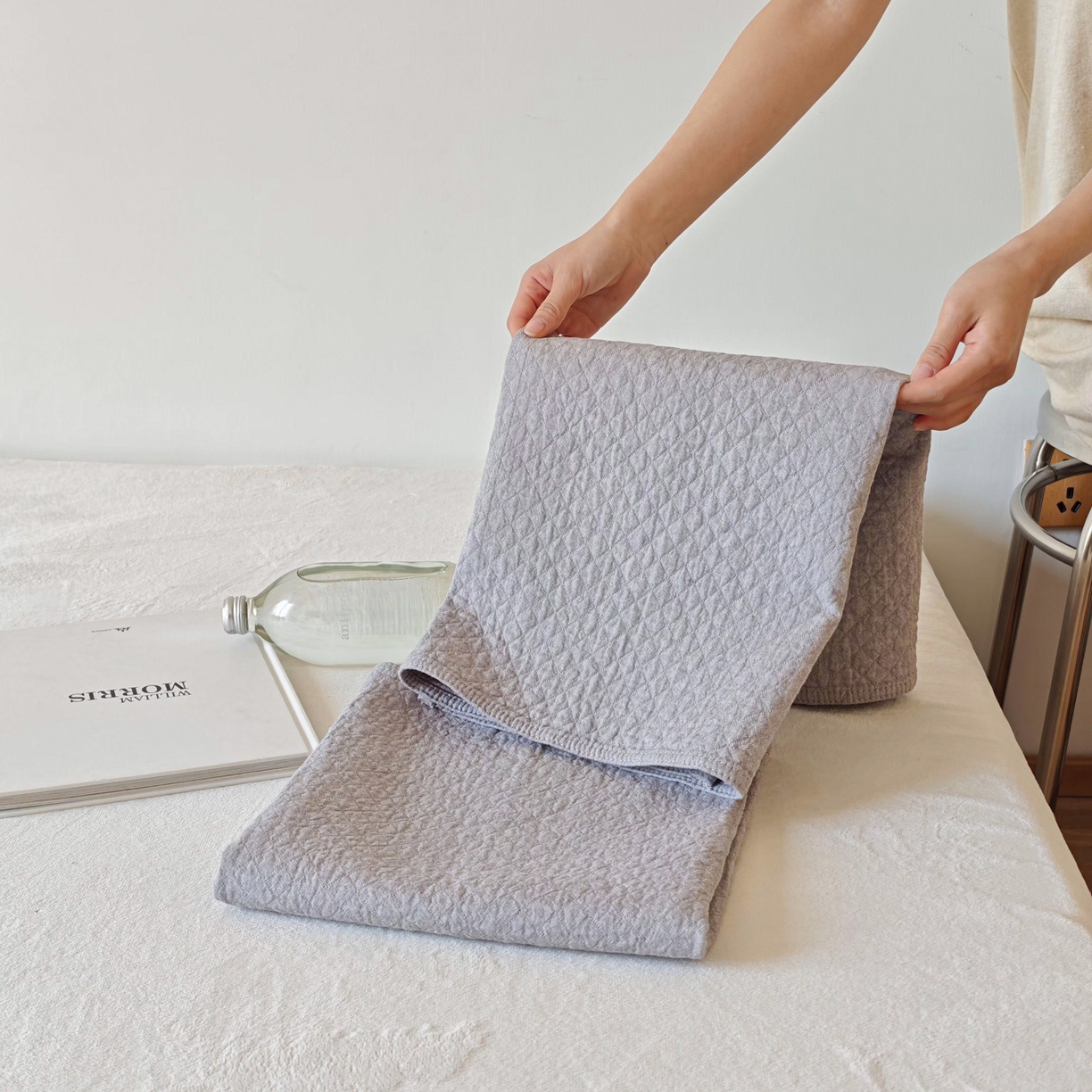 91家纺网 家纺一手货源 找家纺 沐瑟家纺 2026新款无印风格子款枕巾 素格-灰色