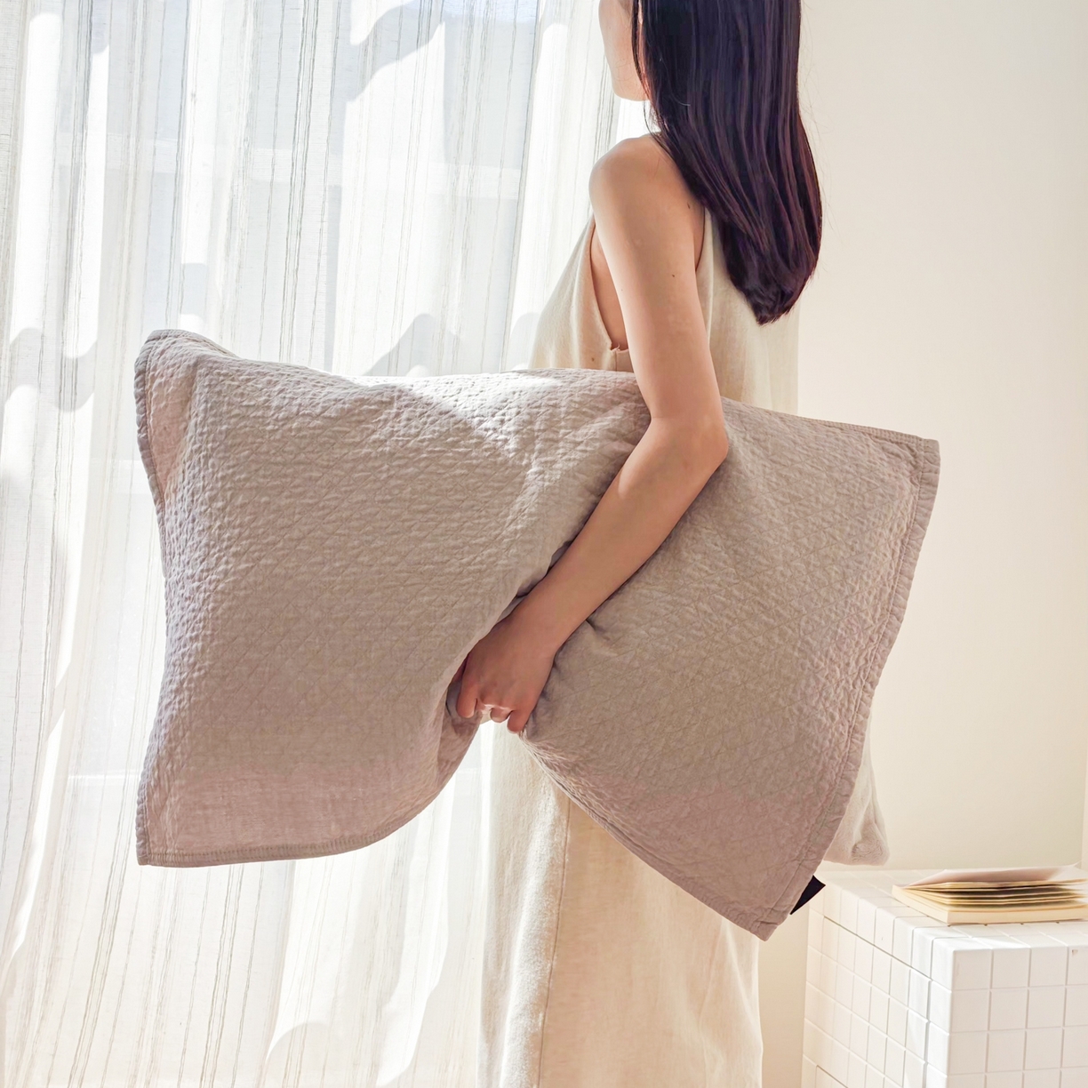 91家纺网 家纺一手货源 找家纺 沐瑟家纺 2026新款无印风格子款枕巾 素格-浅咖