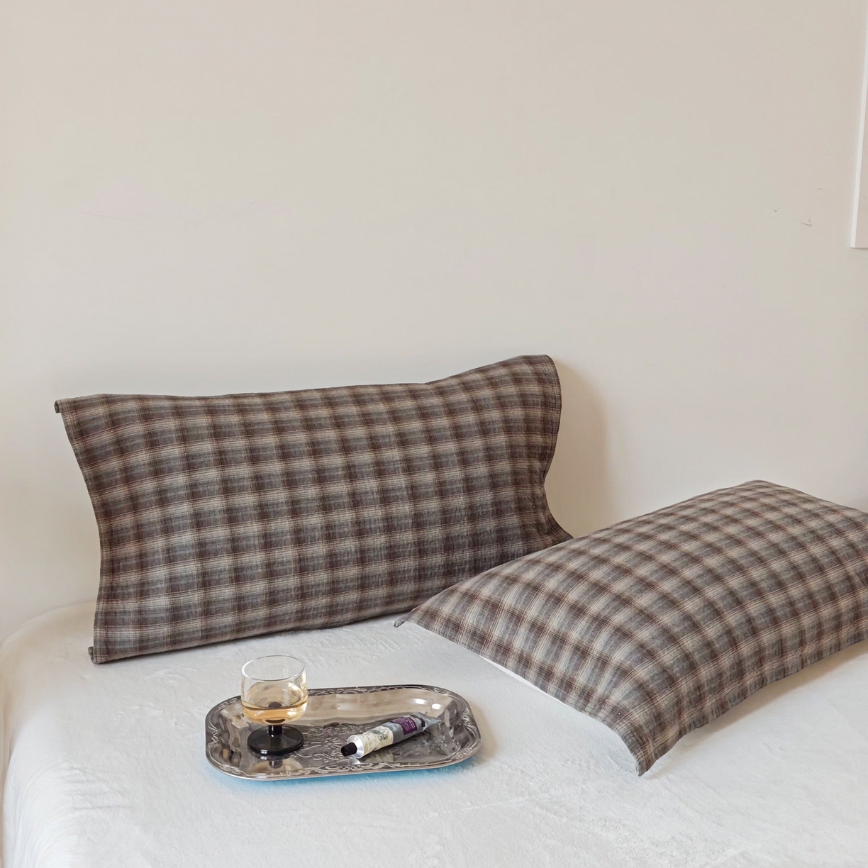 91家纺网 家纺一手货源 找家纺 沐瑟家纺 2026新款无印风格子款枕巾 芸柚-深灰