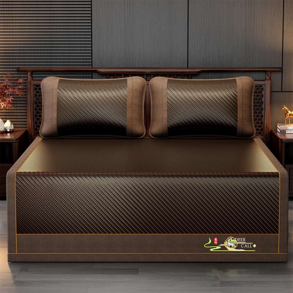 91家纺网 家纺一手货源 找家纺 绒艺席业 2026新款PE藤凉席-绣花款 鹿鸣-暖褐