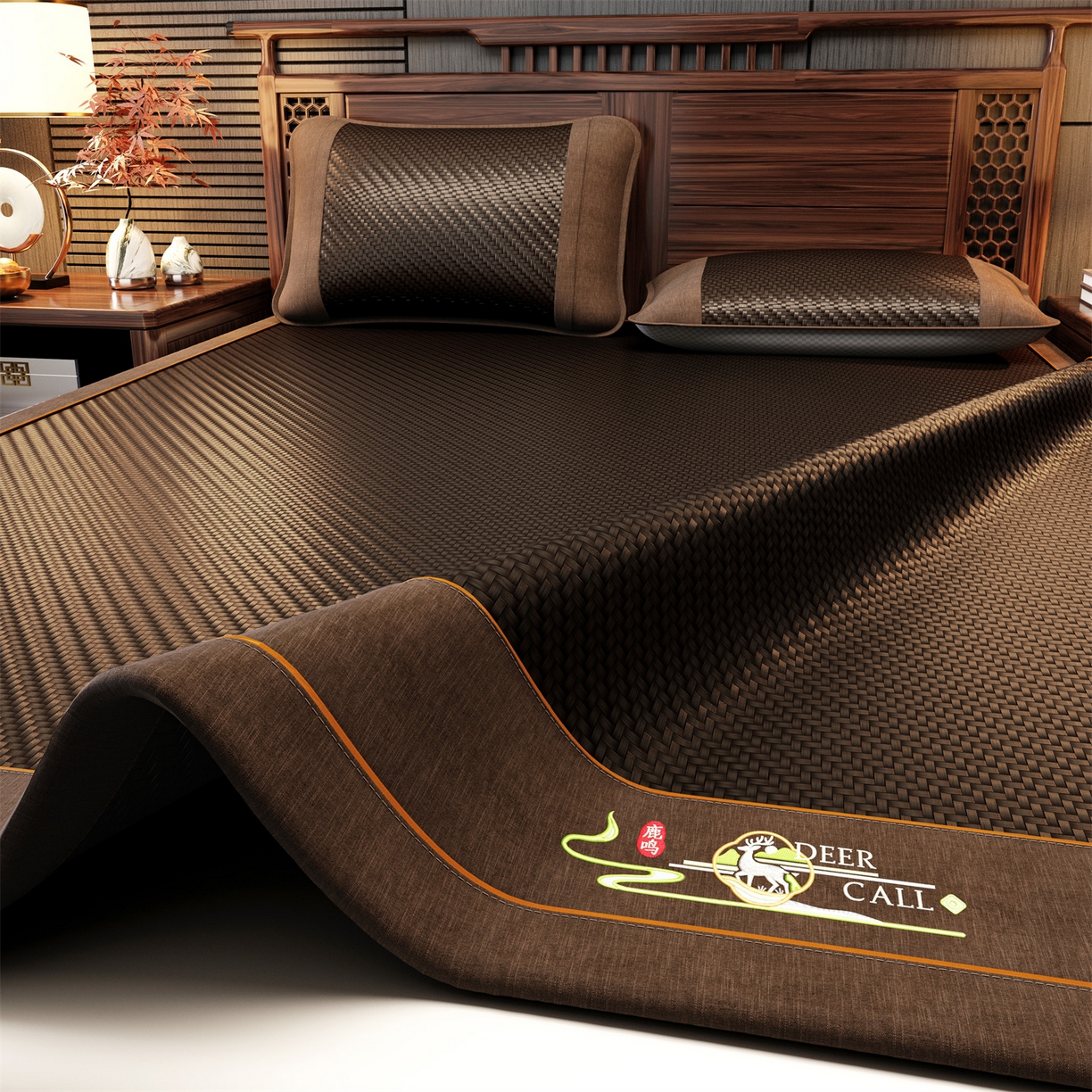 91家纺网 家纺一手货源 找家纺 绒艺席业 2026新款PE藤凉席-绣花款 鹿鸣-暖褐