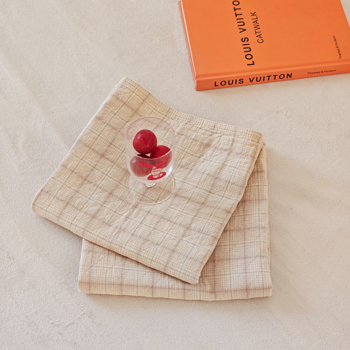 91家纺网 家纺一手货源 找家纺 沐瑟家纺 2026新款无印风格子款枕巾 芸柚-米白