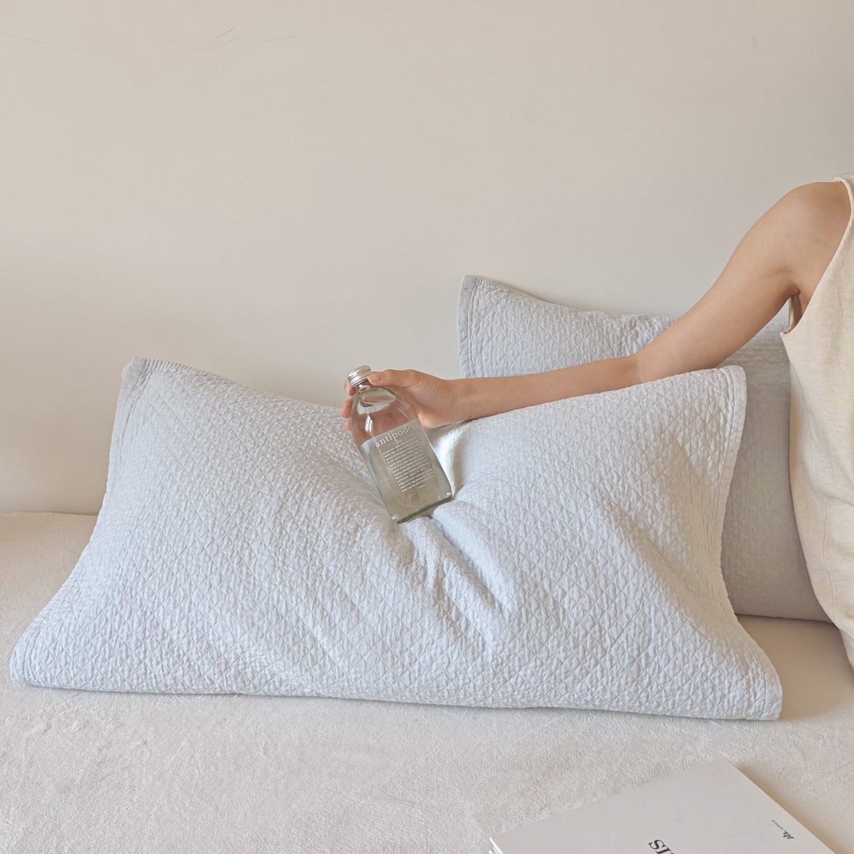 91家纺网 家纺一手货源 找家纺 沐瑟家纺 2026新款无印风格子款枕巾 素格-浅蓝