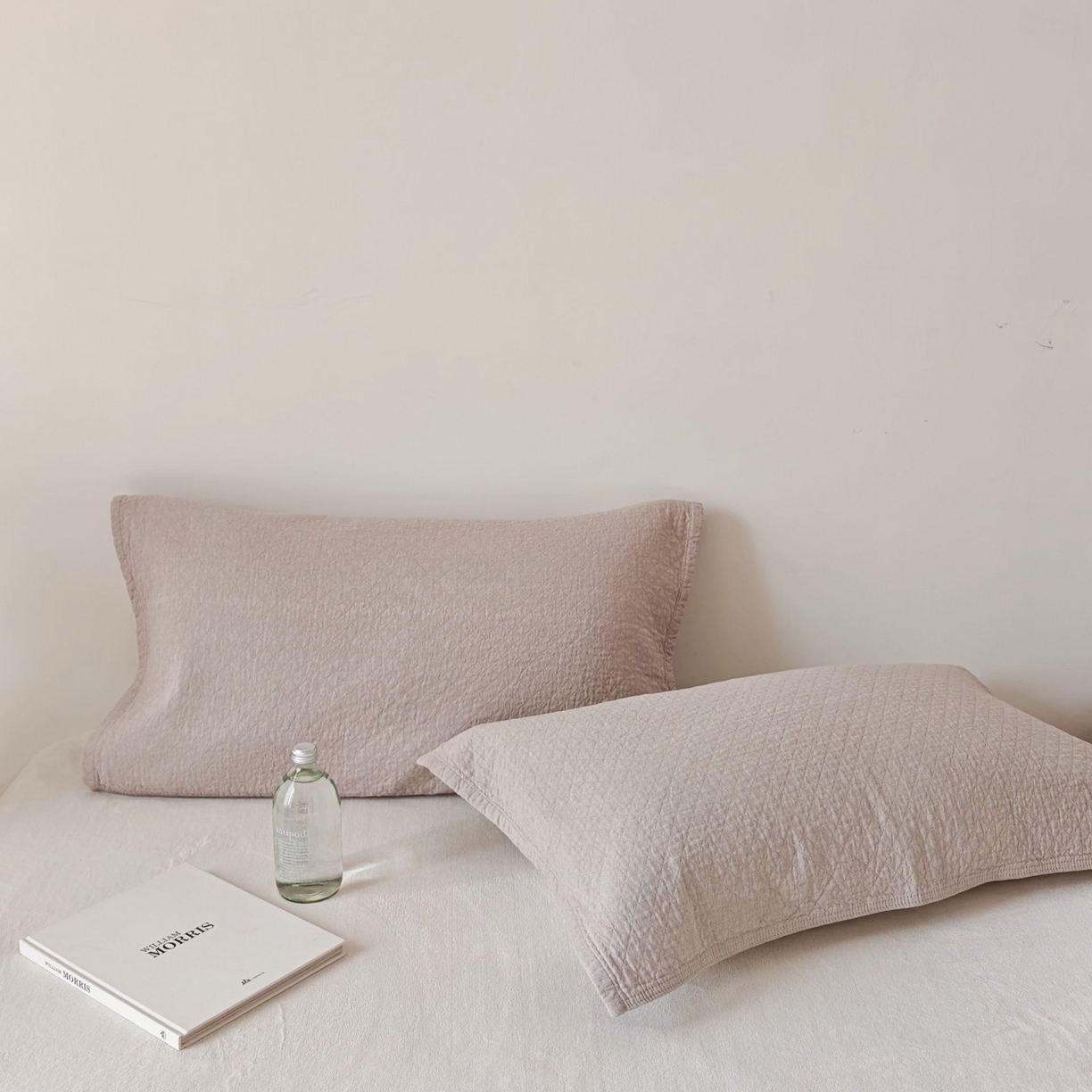 91家纺网 家纺一手货源 找家纺 沐瑟家纺 2026新款无印风格子款枕巾 素格-浅咖