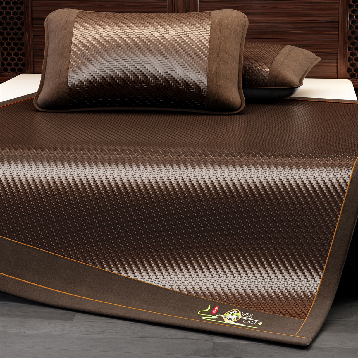 91家纺网 家纺一手货源 找家纺 绒艺席业 2026新款PE藤凉席-绣花款 鹿鸣-深棕