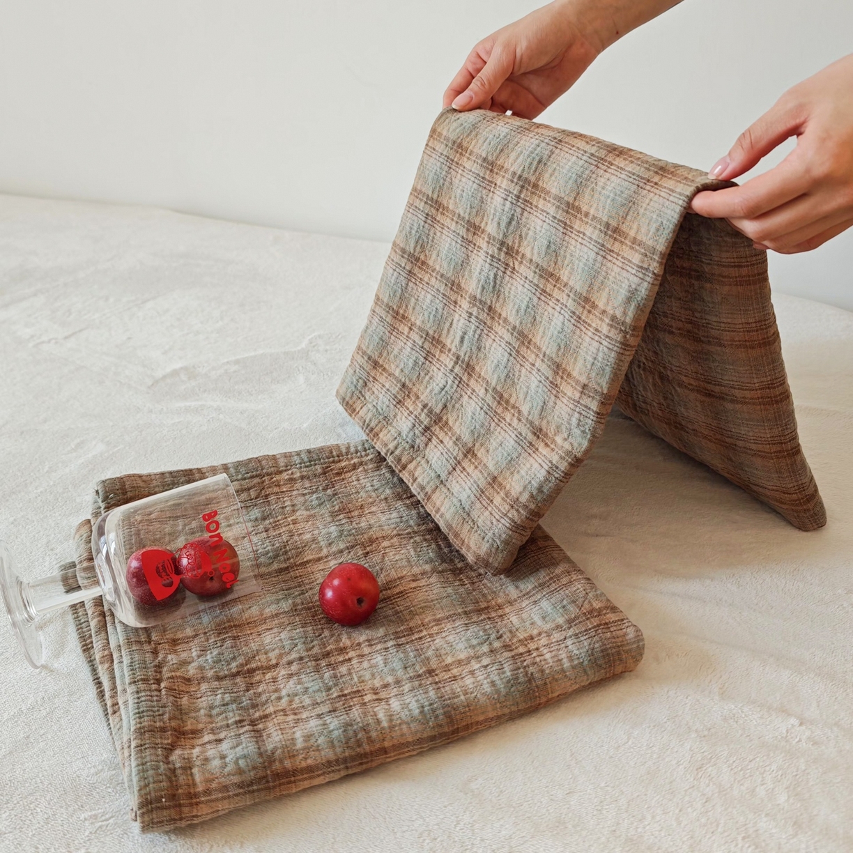 91家纺网 家纺一手货源 找家纺 沐瑟家纺 2026新款无印风格子款枕巾 芸柚-卡其