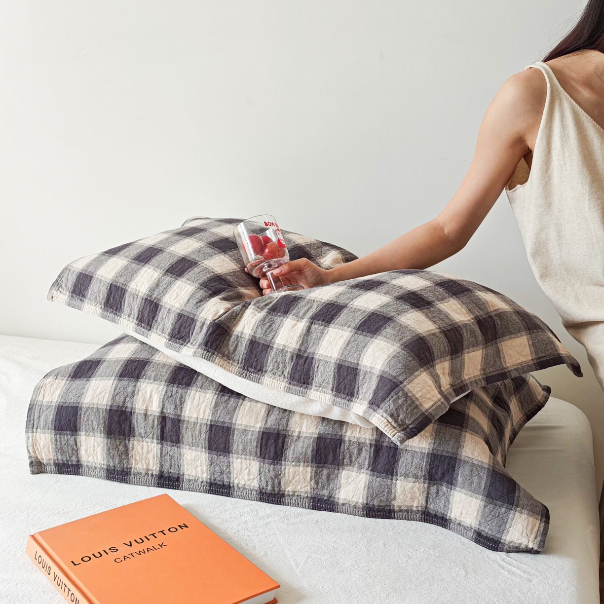 91家纺网 家纺一手货源 找家纺 沐瑟家纺 2026新款无印风格子款枕巾 华夫生活-深灰