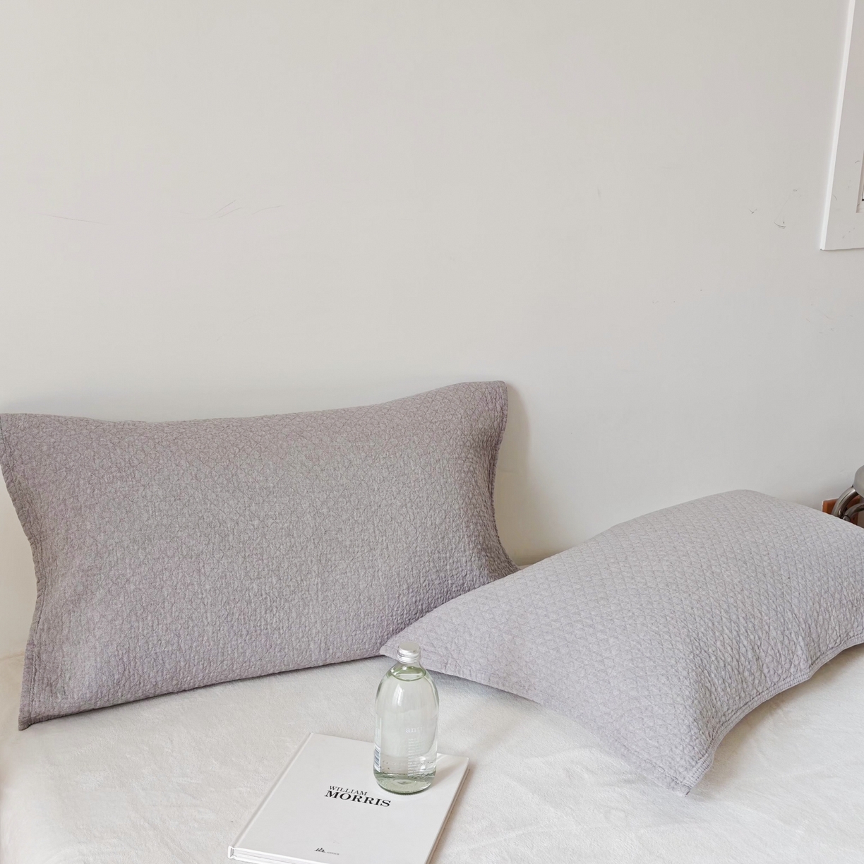 91家纺网 家纺一手货源 找家纺 沐瑟家纺 2026新款无印风格子款枕巾 素格-灰色