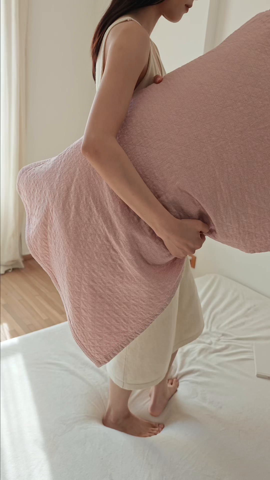 91家纺网 家纺一手货源 找家纺 沐瑟家纺 2026新款无印风格子款枕巾 米格-粉色