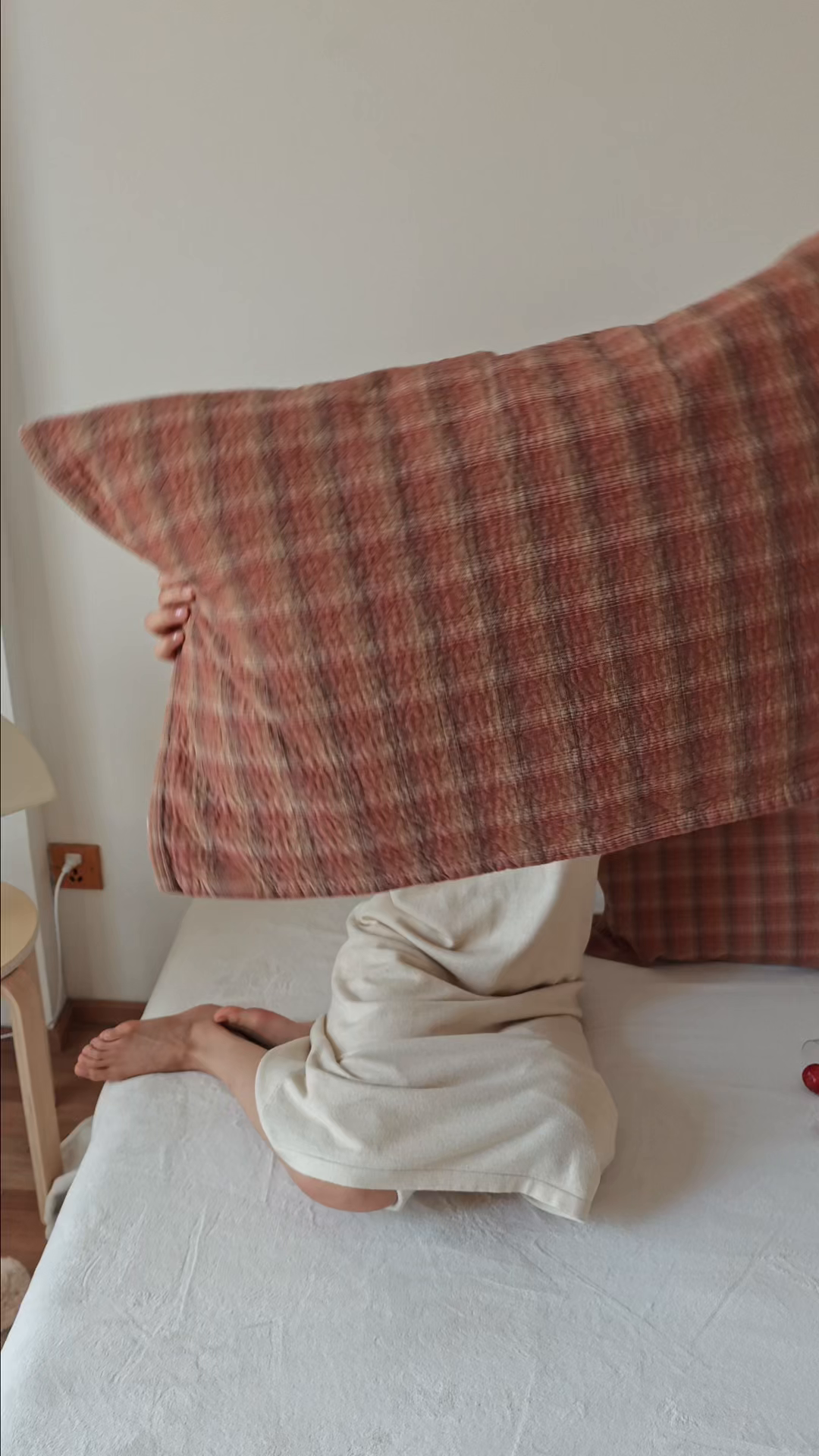 91家纺网 家纺一手货源 找家纺 沐瑟家纺 2026新款无印风格子款枕巾 芸柚-卡其