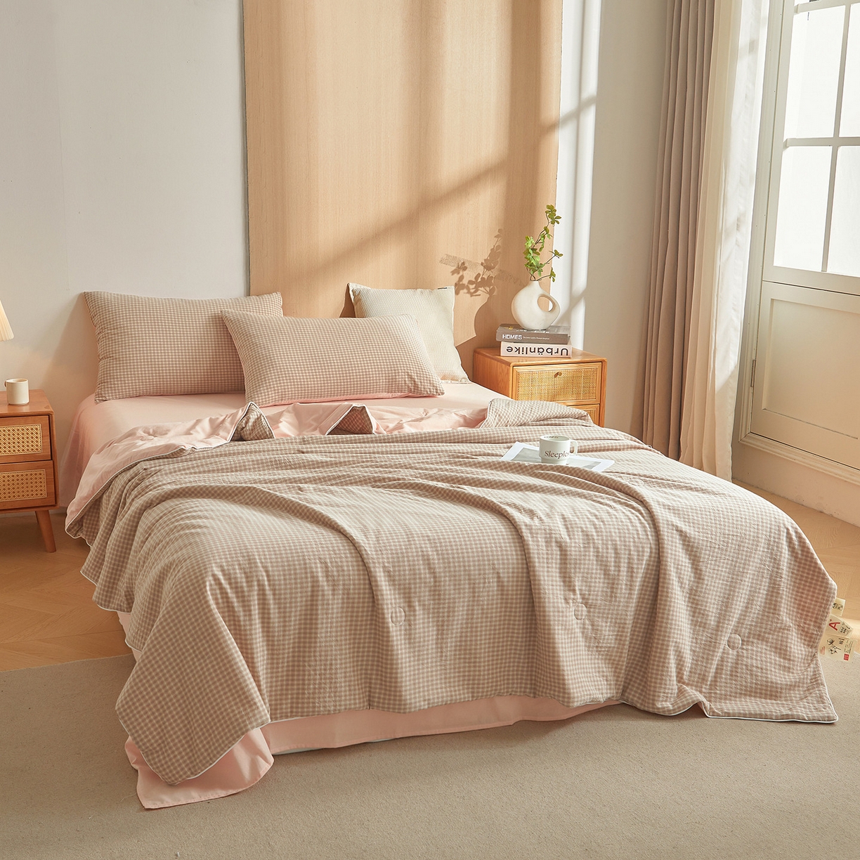 91家纺网 家纺一手货源 找家纺 典冠 2025新款A类全棉棉花被夏被四件套 琥珀粉