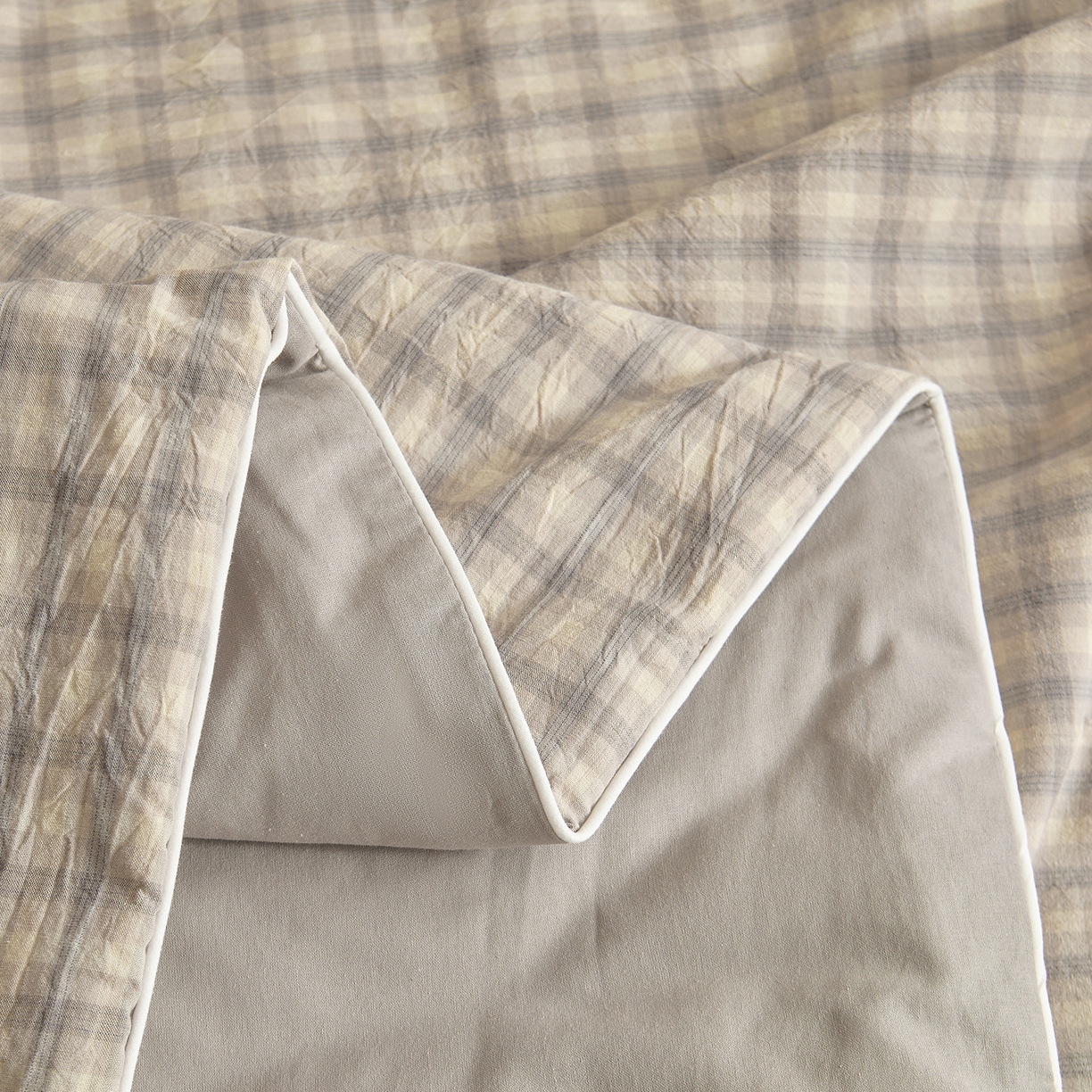 91家纺网 家纺一手货源 找家纺 典冠 2025新款A类全棉棉花被夏被四件套 焕花灰