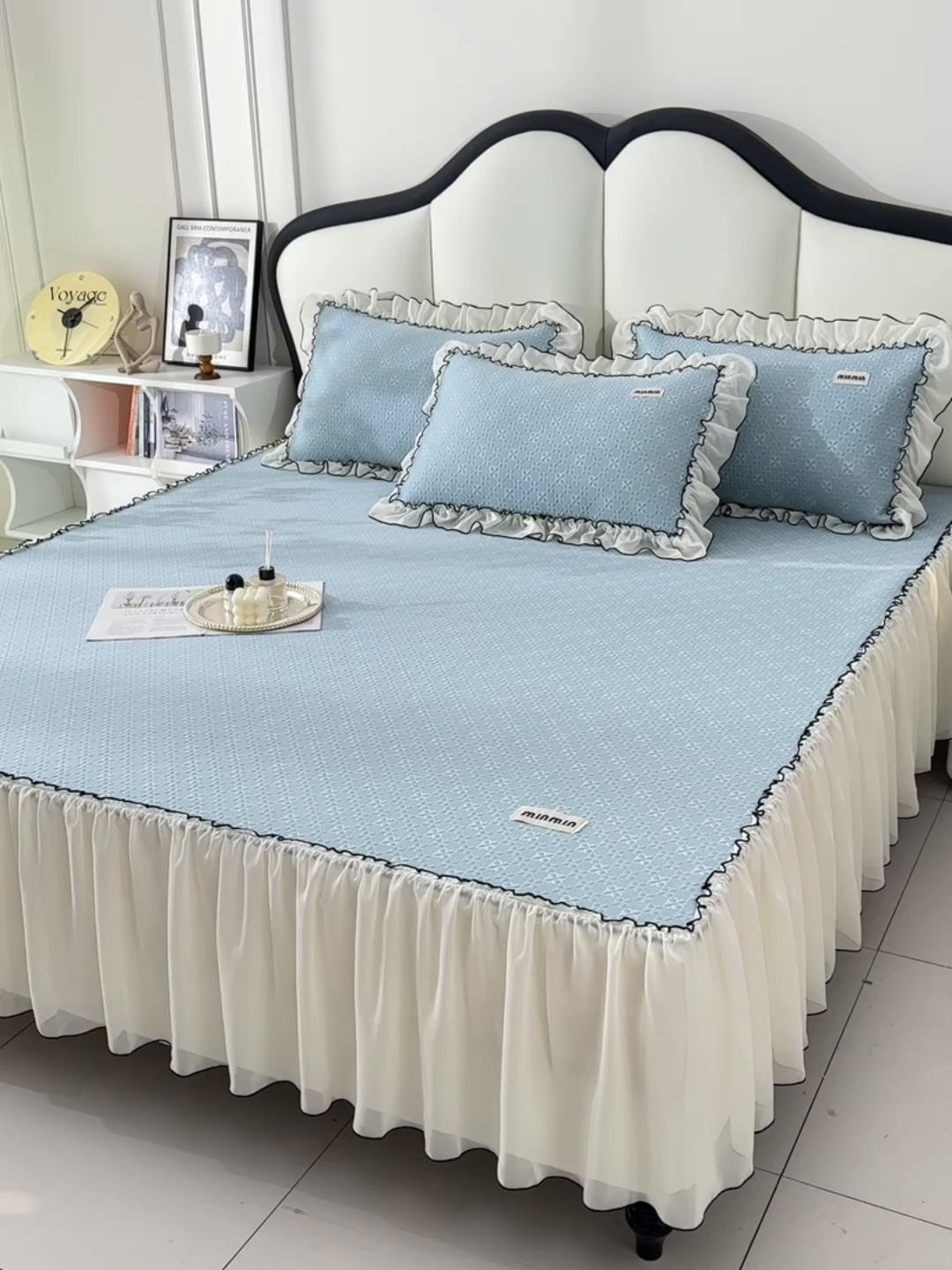 91家纺网 家纺一手货源 找家纺 小牛席业 2026新款浪漫花语冷感豆席床裙凉席席子系列 浪漫花语冷感豆豆席床裙-蓝色