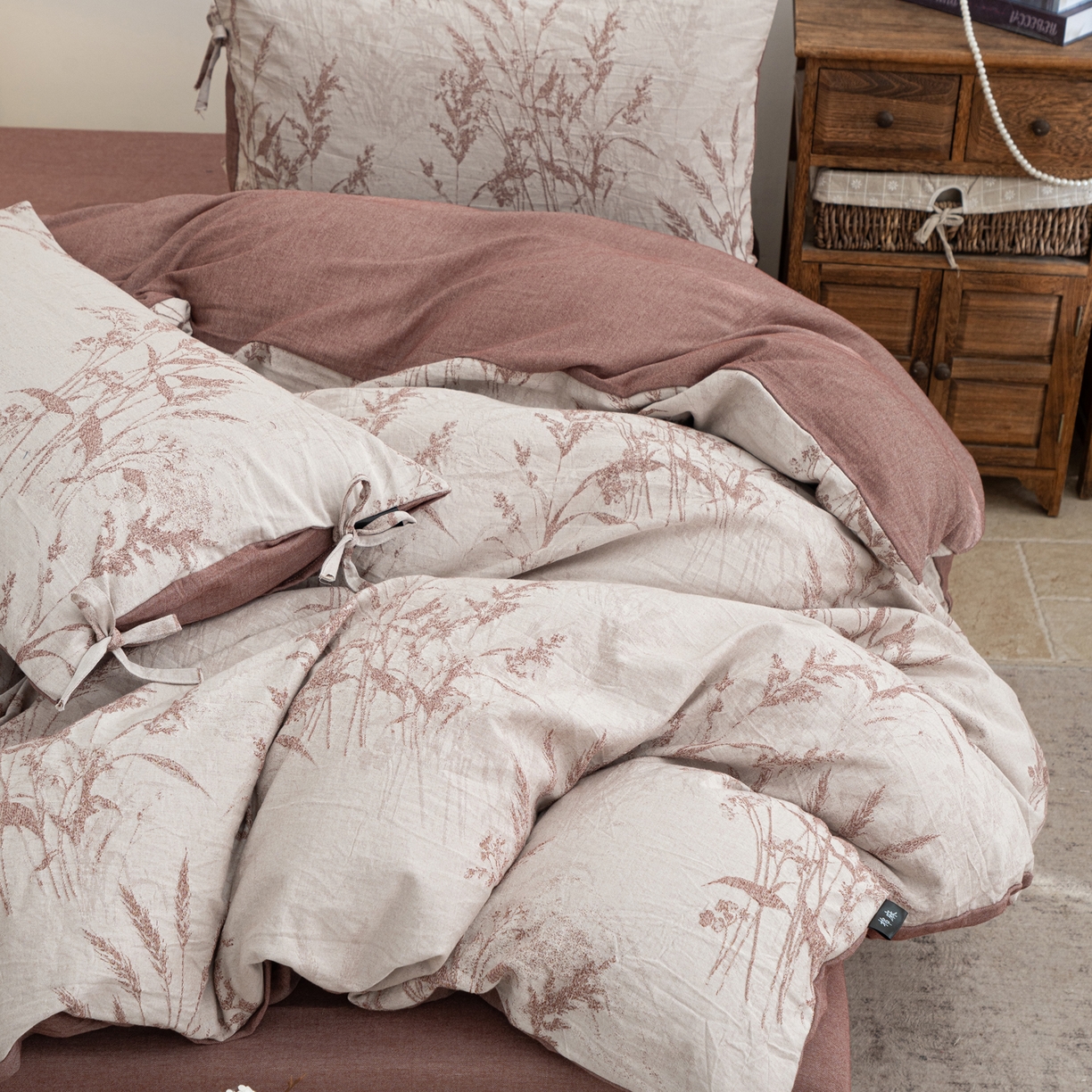 91家纺网 家纺一手货源 找家纺 凌云家纺 2026新款高端春夏提花棉麻四件套-穗穗如意系列 穗穗如意-酱红