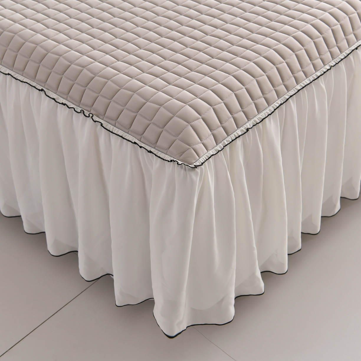 91家纺网 家纺一手货源 找家纺 小牛席业 2026新款凉感小冰块乳胶席床裙款凉席席子系列 凉感小冰块乳胶席床裙款-烟灰