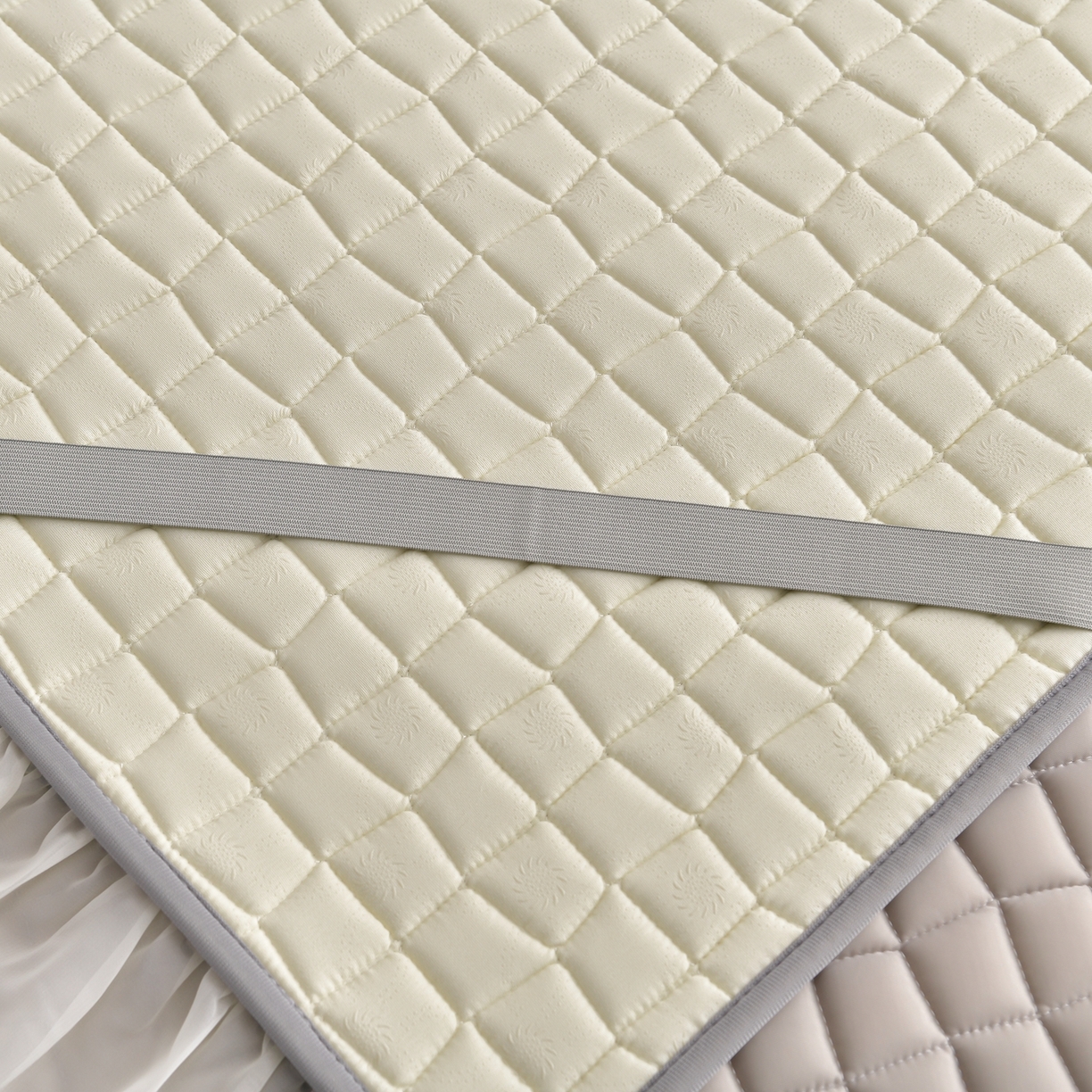 91家纺网 家纺一手货源 找家纺 小牛席业 2026新款凉感小冰块乳胶席床裙款凉席席子系列 凉感小冰块乳胶席床裙款-烟灰