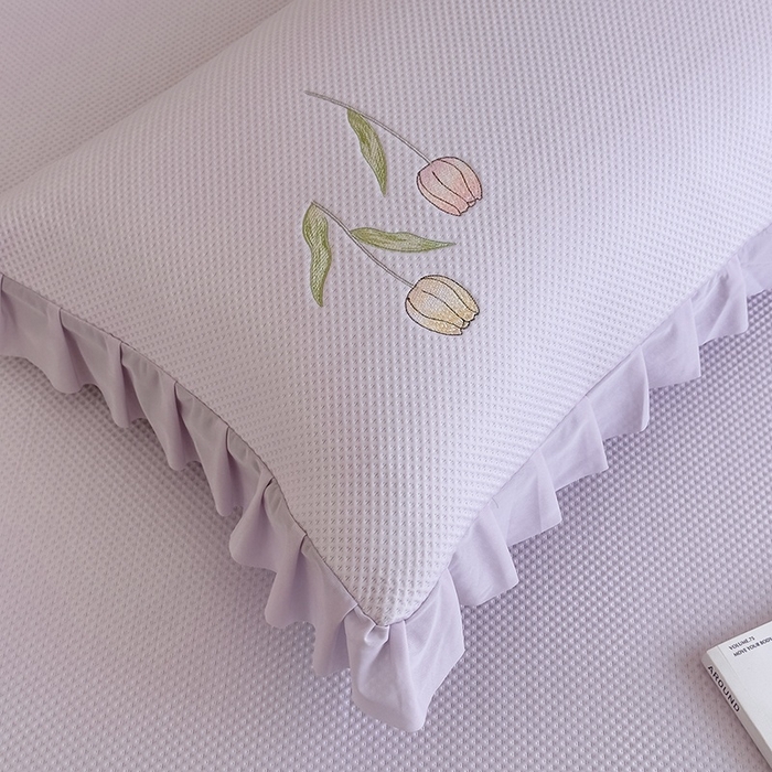 91家纺网 家纺一手货源 找家纺 金绣美居 2026春夏新款中分子绣花款弯边复合凉感席三件套夏凉被空调被 -洛可可 洛可可-紫色